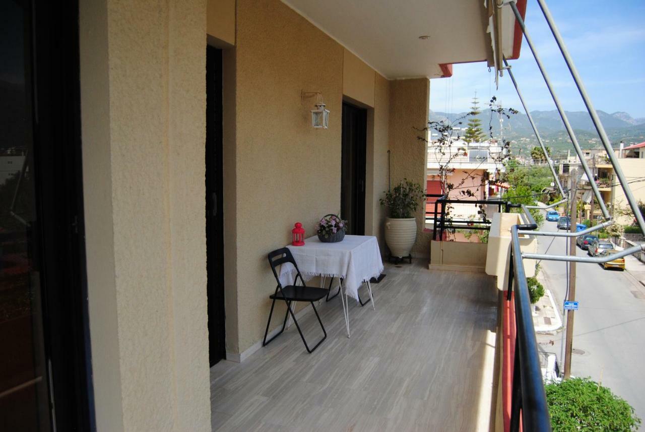 Apartment By The Beach Calamata Exterior foto