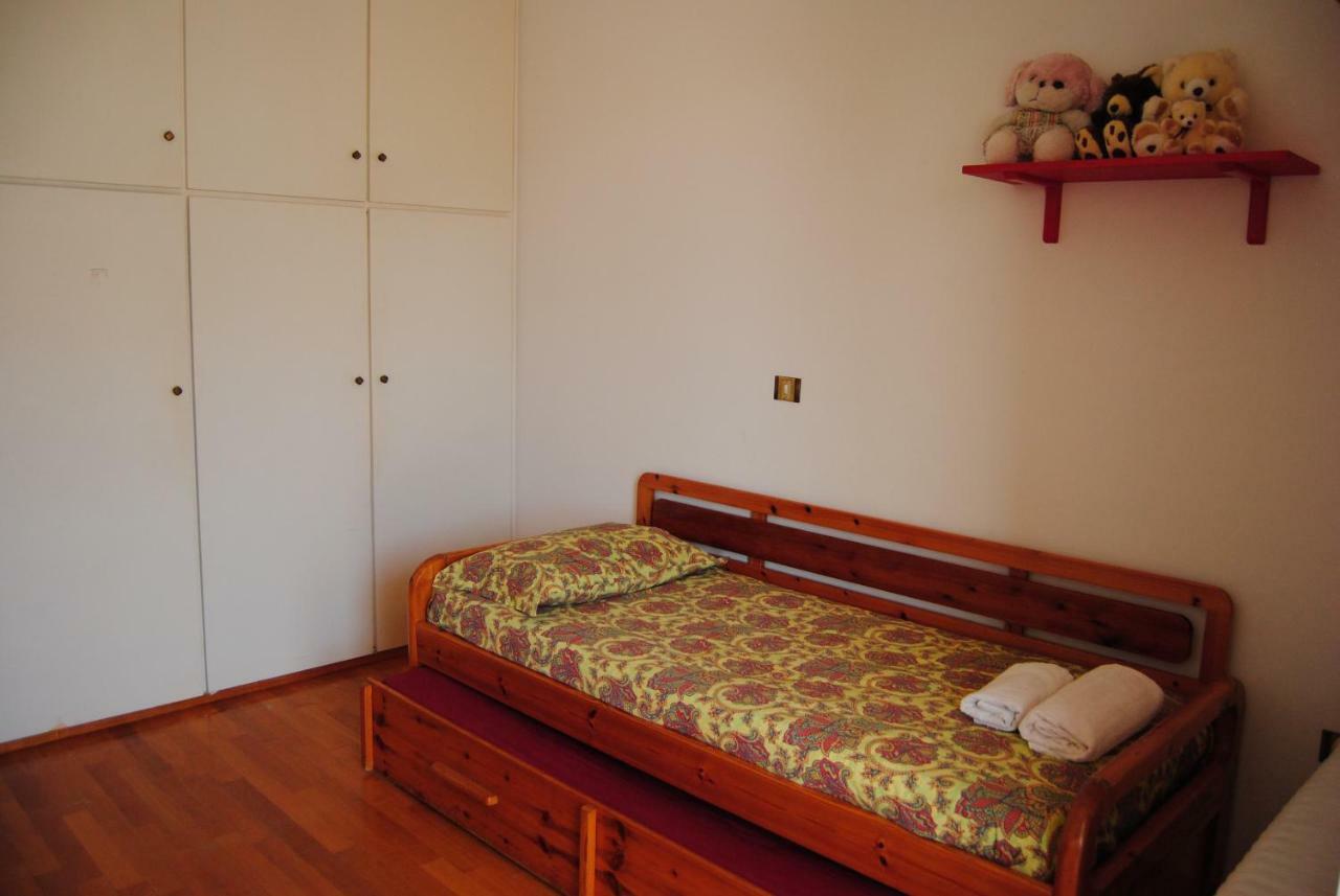 Apartment By The Beach Calamata Exterior foto